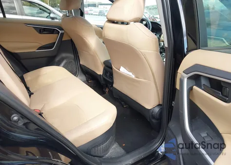 2019 Toyota Rav4 Hybrid Le z USA, uszkodzony, nr VIN 2T3MWRFV6KW028603